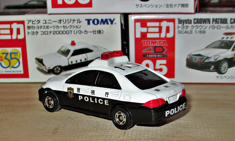 Illustration for article titled Land of the Rising Sun-Day: トミカパトロールカー
